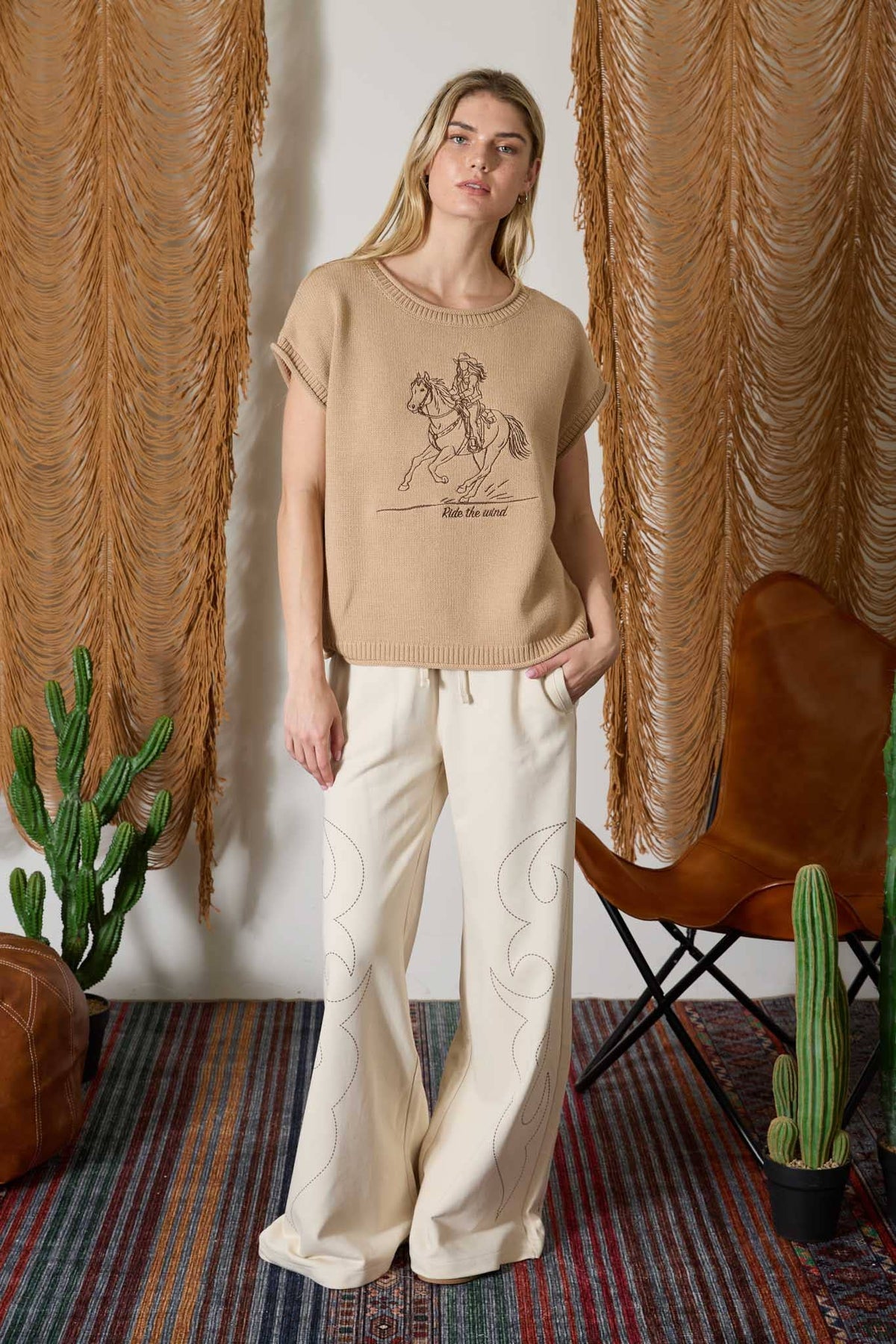 WESTERN EMBROIDERY SHORT SLEEVE KNIT SWEATER: DARK BROWN