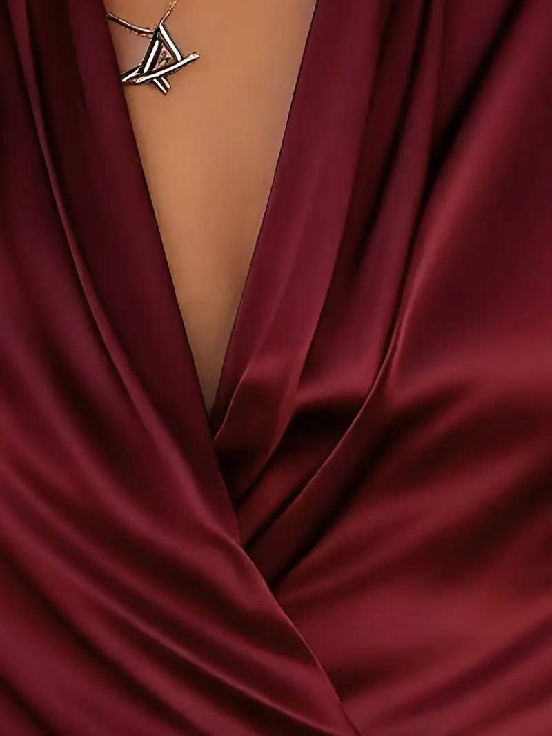 Lustrous satin V-neck design versatile top: WINE / (XL) 1