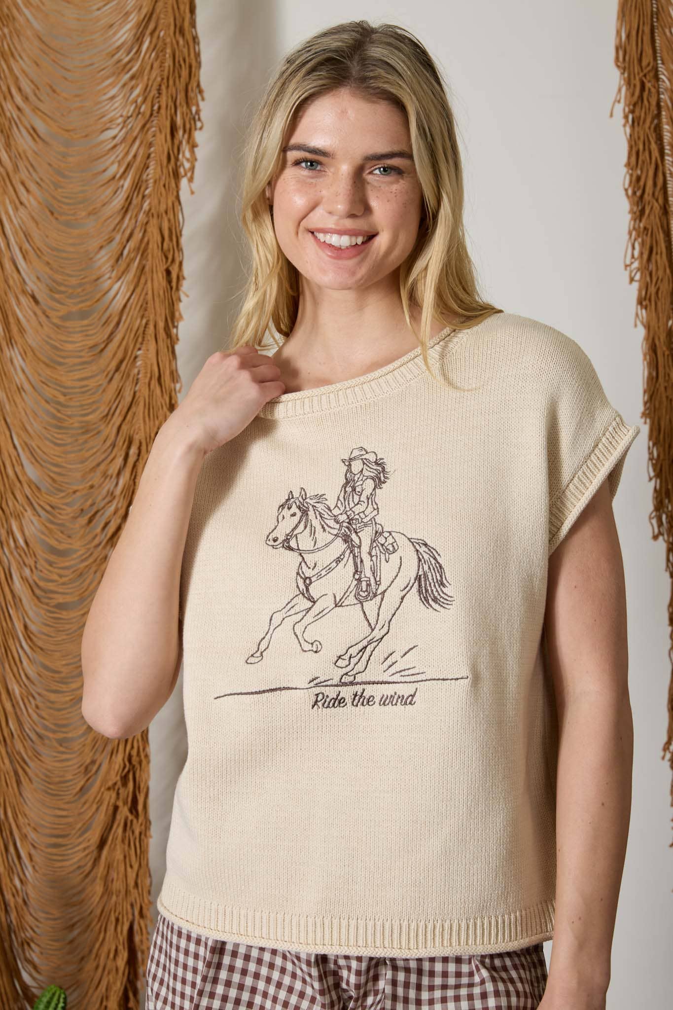 WESTERN EMBROIDERY SHORT SLEEVE KNIT SWEATER: DARK BROWN