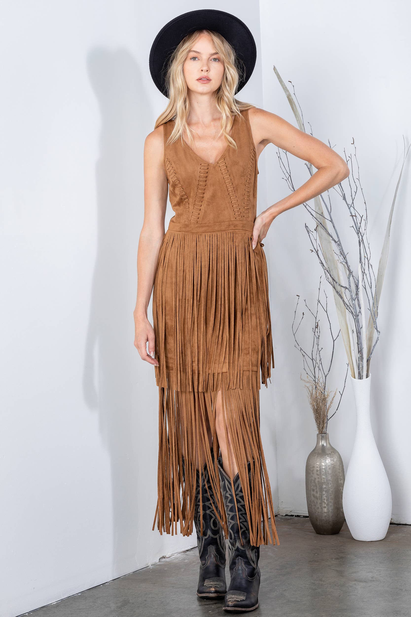 SOUTHERN FRINGE SUEDE DRESS: CAMEL / L