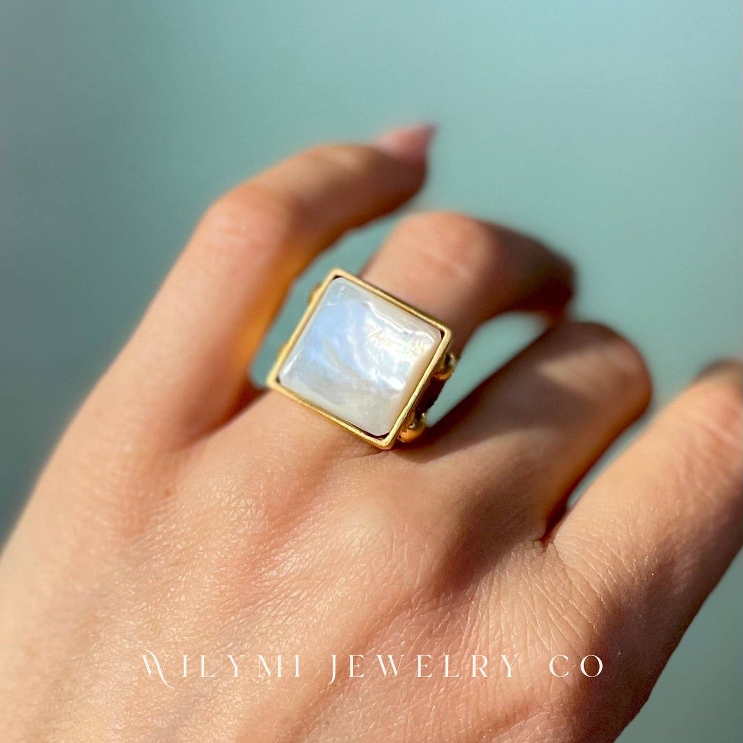 CLARITY I 15mm Mother of Pearl Square Adjustable Ring