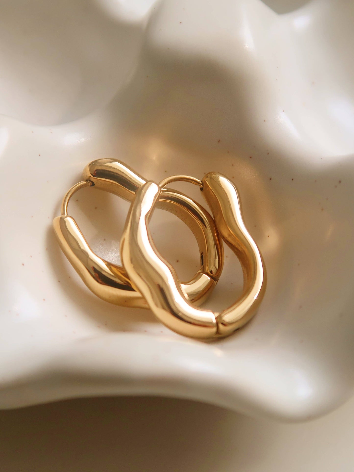 Oval Hoop Earring: Yellow Gold