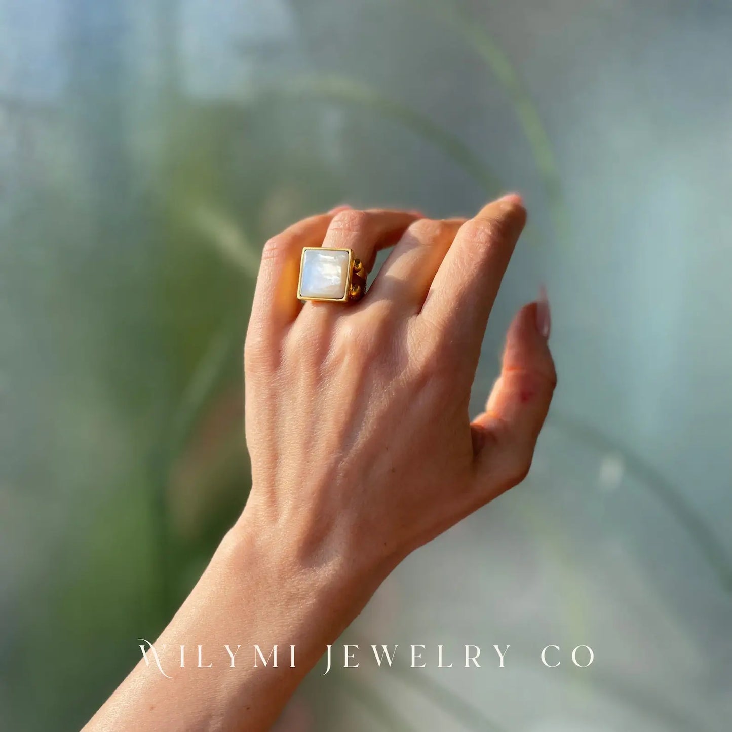 CLARITY I 15mm Mother of Pearl Square Adjustable Ring