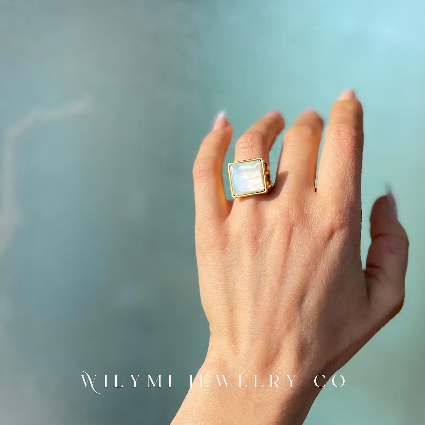 CLARITY I 15mm Mother of Pearl Square Adjustable Ring