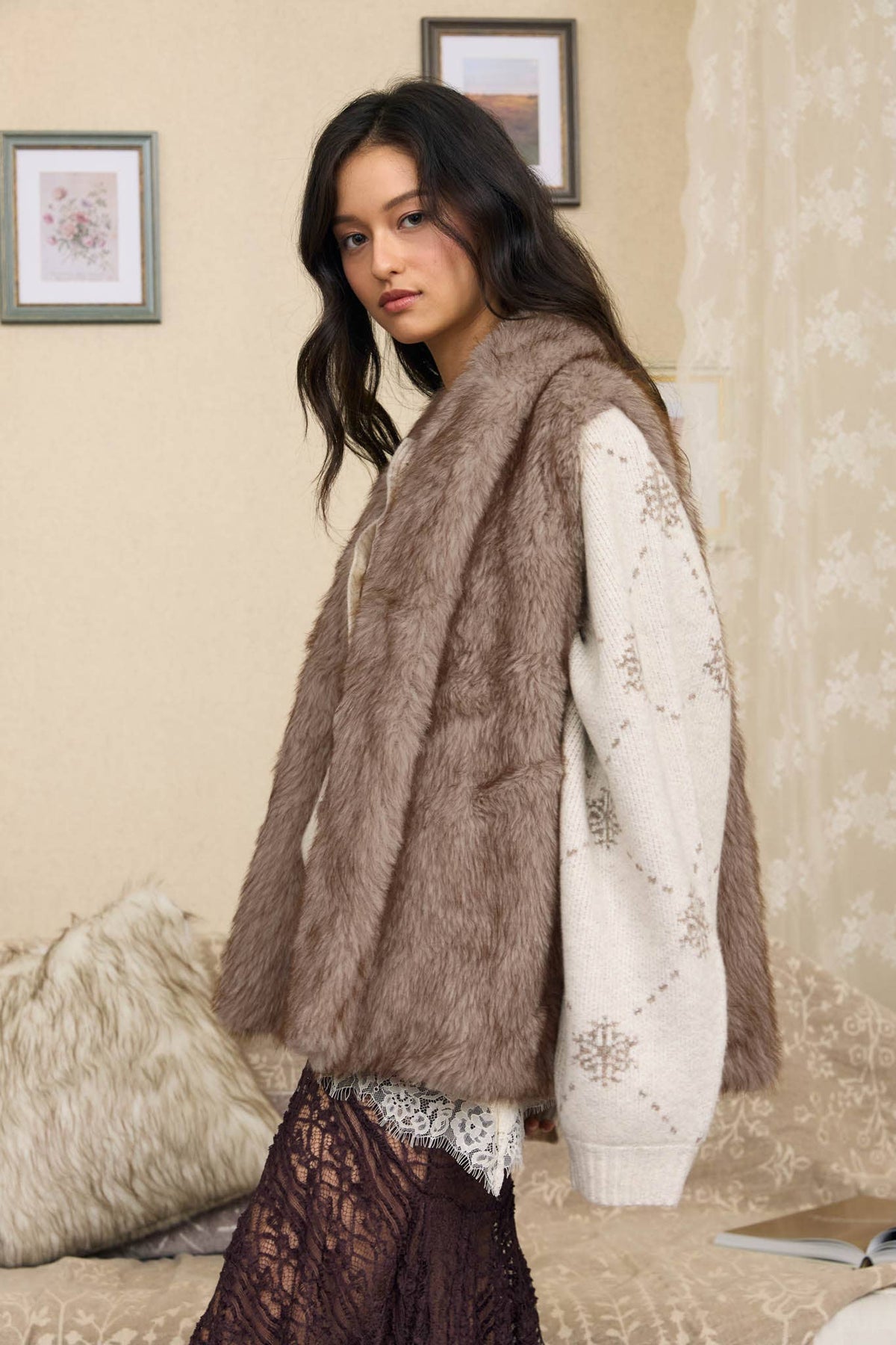 FAUX FUR SHAWL VEST: BROWN