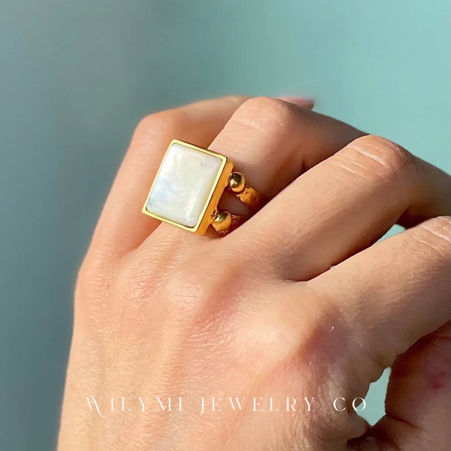 CLARITY I 15mm Mother of Pearl Square Adjustable Ring