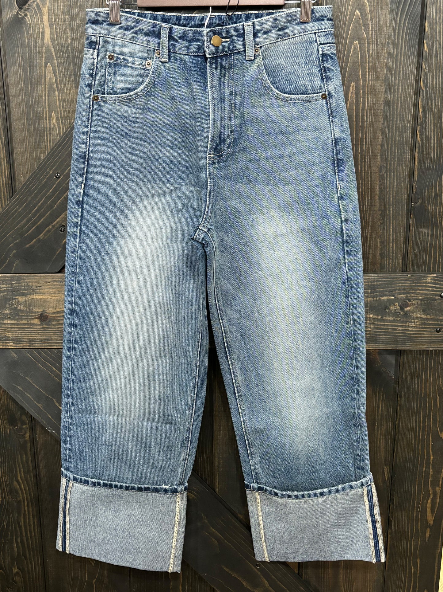High Rise Cuffed Cropped Jean